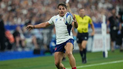 France captain Dupont cleared to resume full contact training at Rugby World Cup